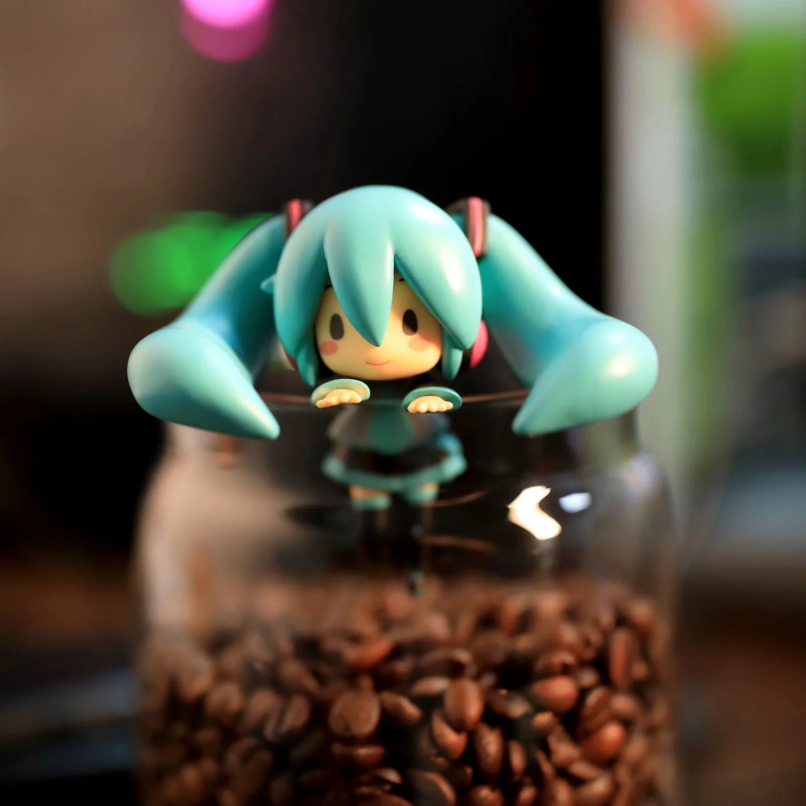 Hatsune Miku pc case figure