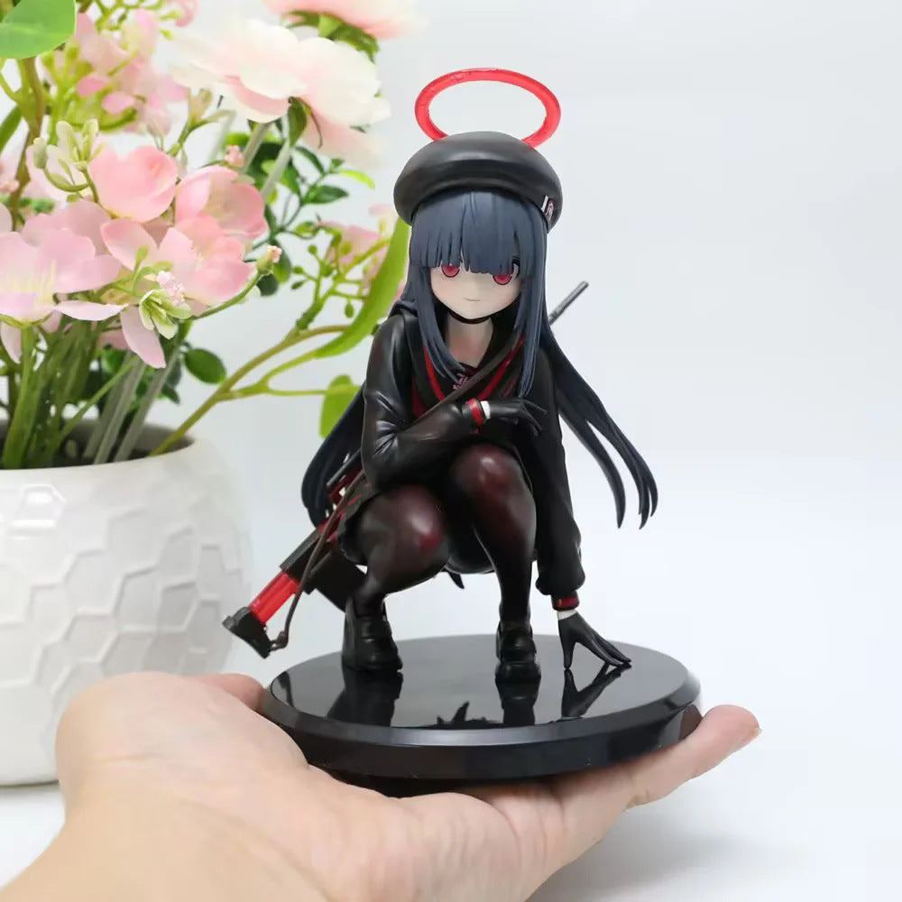 Blue Archive Tsurumaki Chiyo squat figure Chiyo beret rifle figurine