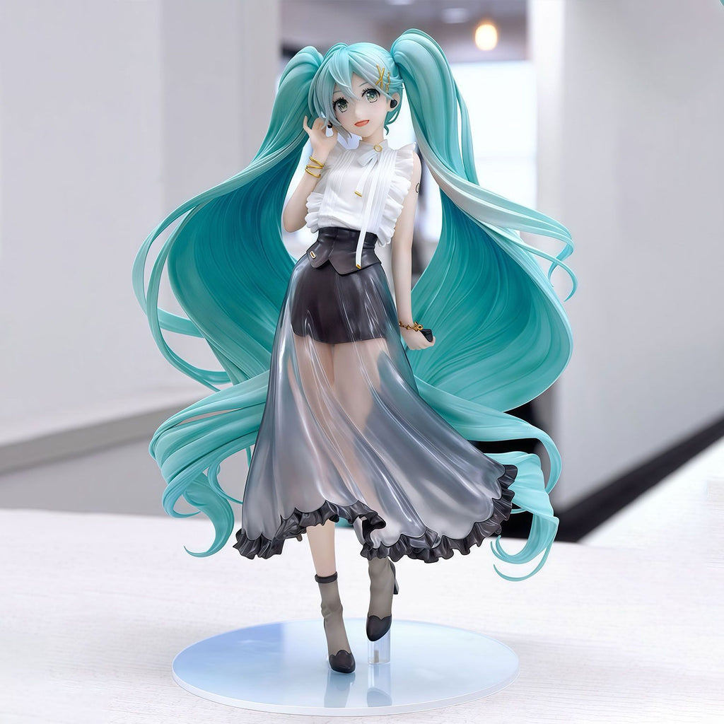 Hatsune Miku casual fashion outfit figure