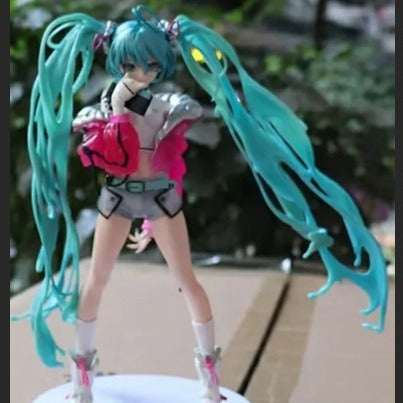 Hatsune Miku casual street style prize figure