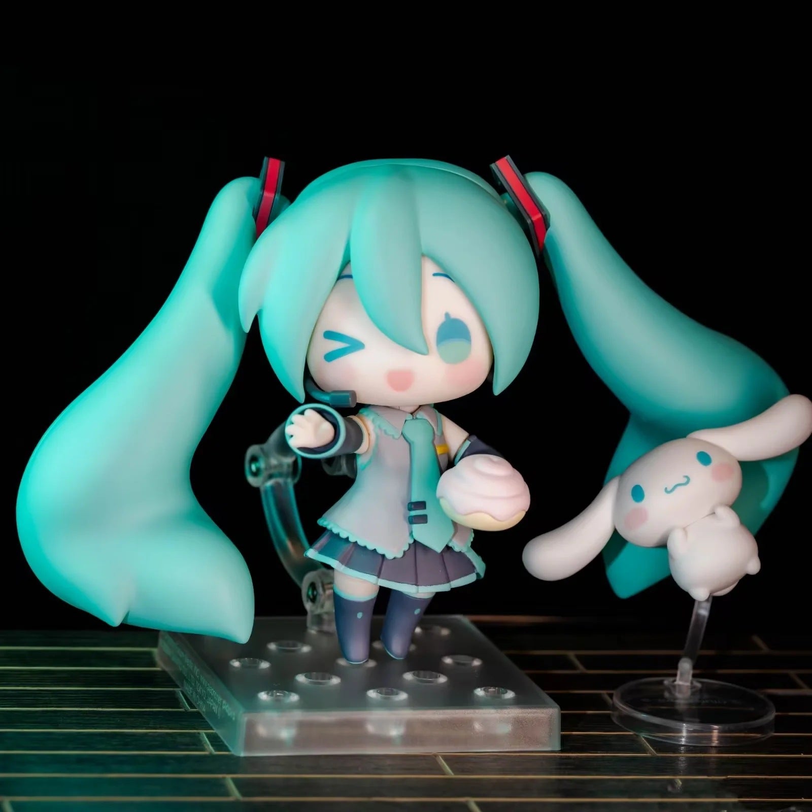 Hatsune Miku Cinnamoroll nendoroid figure