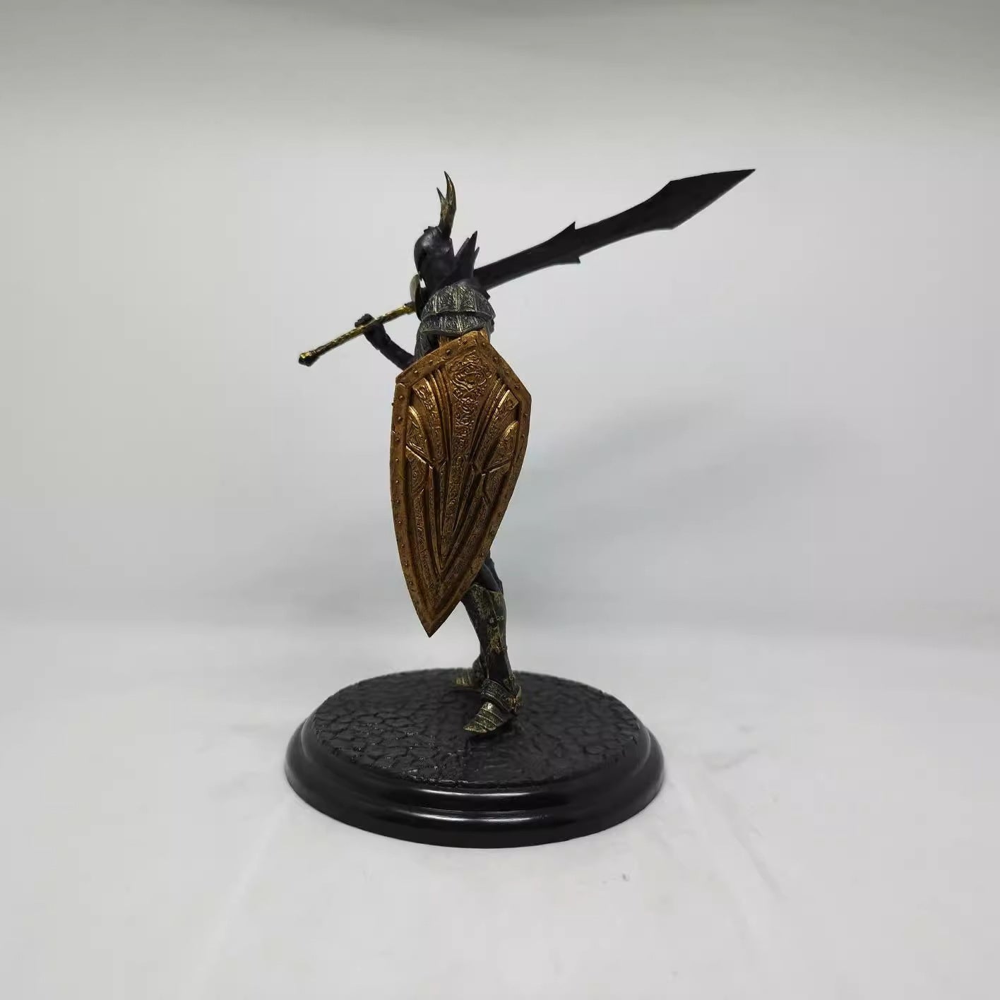 Dark Souls Black Silver Knight statue