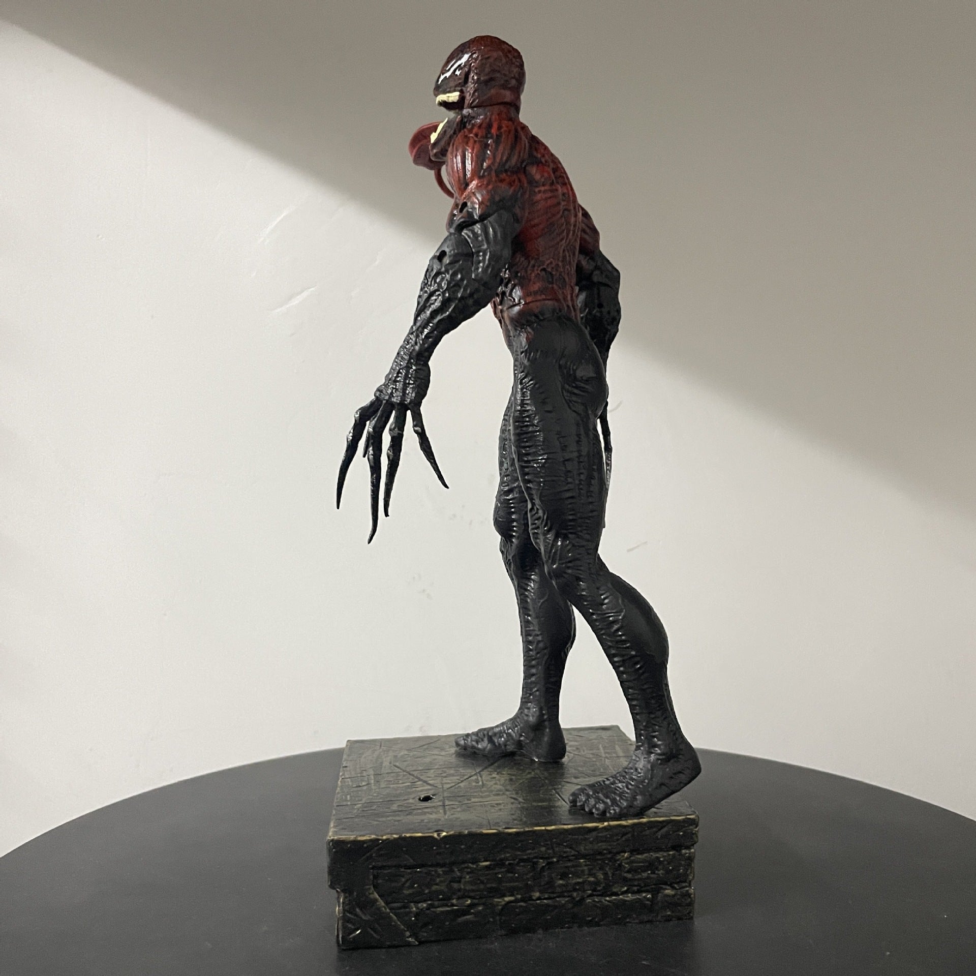 Marvel Carnage figure statue