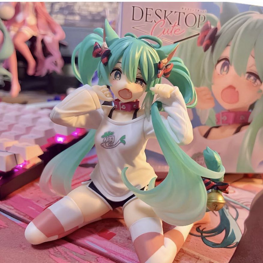 Hatsune Miku cat ear home wear kneeling figure