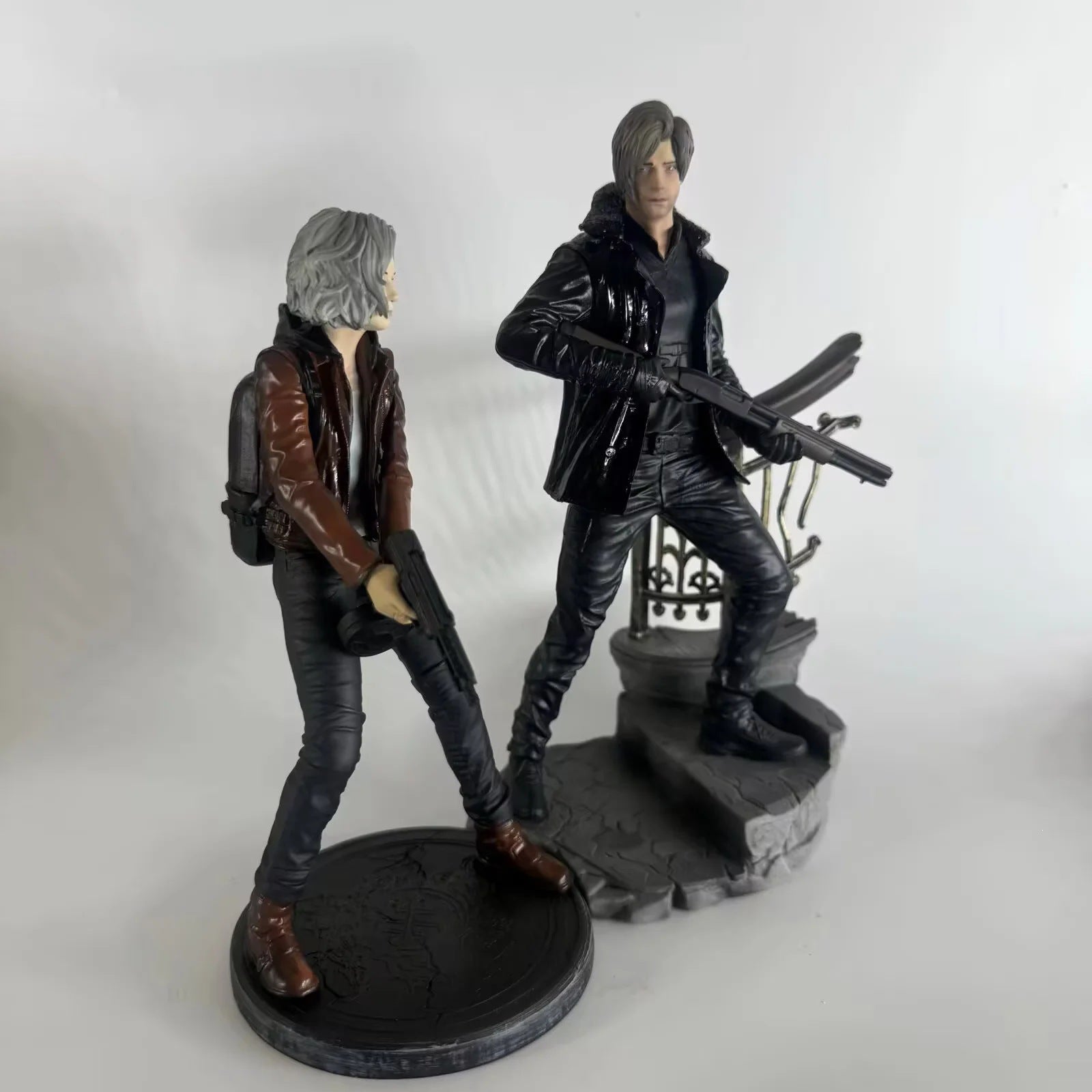 Resident Evil Leon Kennedy Ada Wong figure set