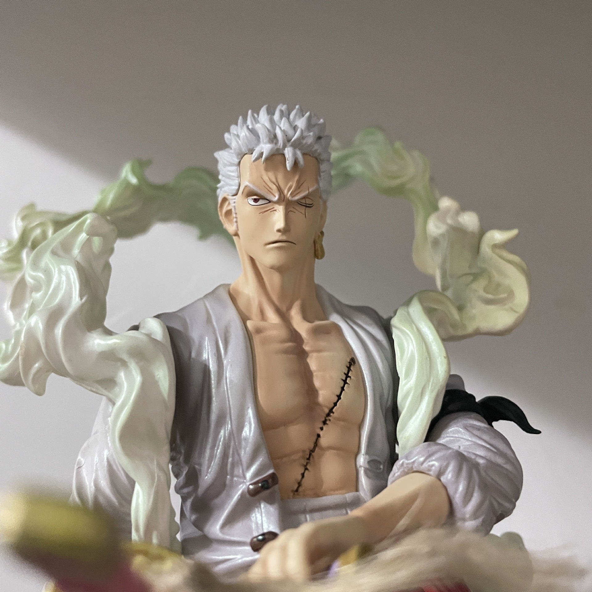 One Piece Roronoa Zoro white hair figure