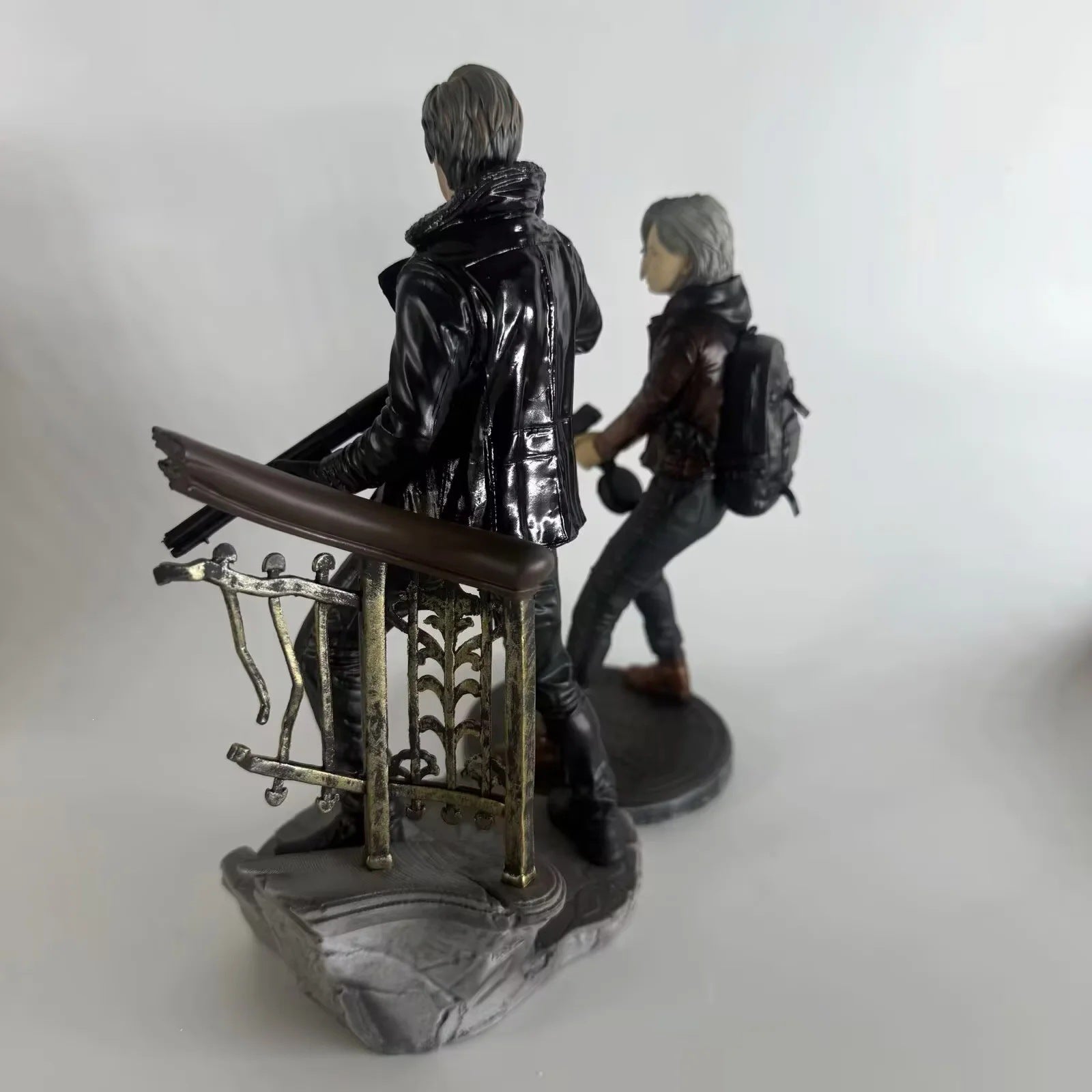 Resident Evil Leon Kennedy Ada Wong figure set
