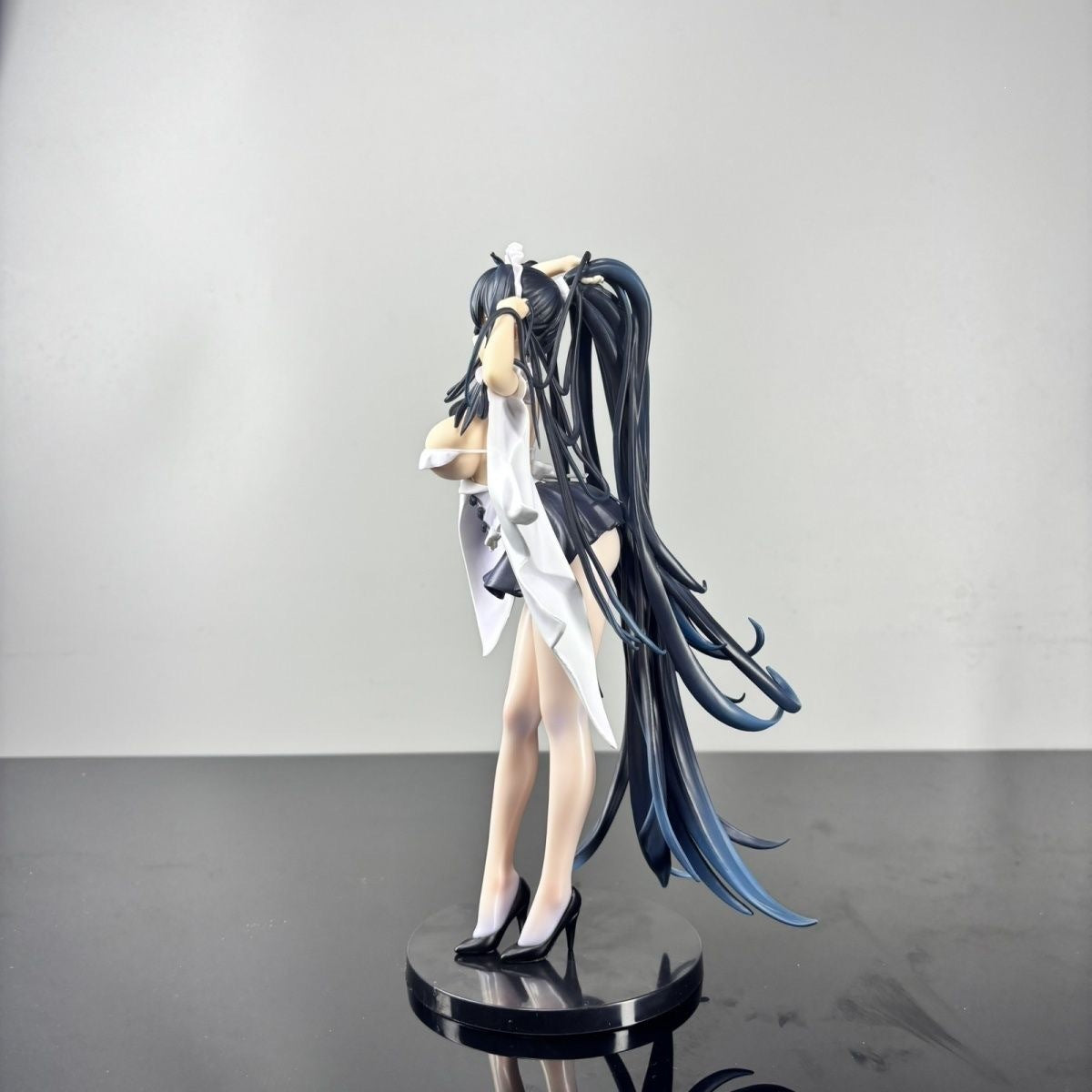 Azur Lane Indomitable maid figure