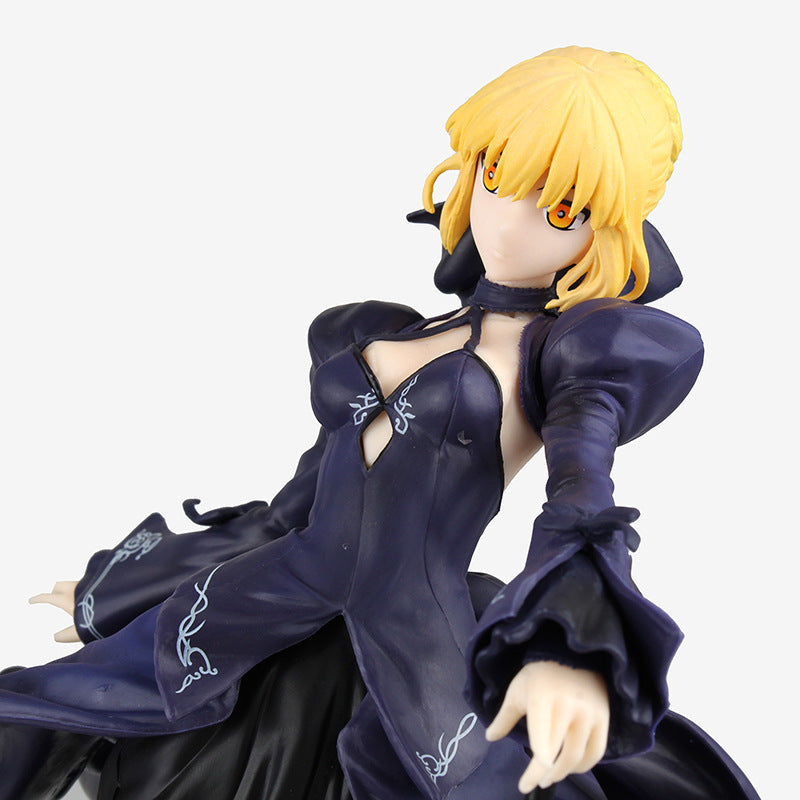 Altria Pendragon black dress statue