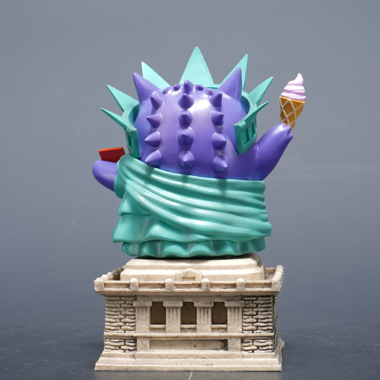 Pokemon Gengar Cos Statue of Liberty Ice‑Cream Diorama Statue