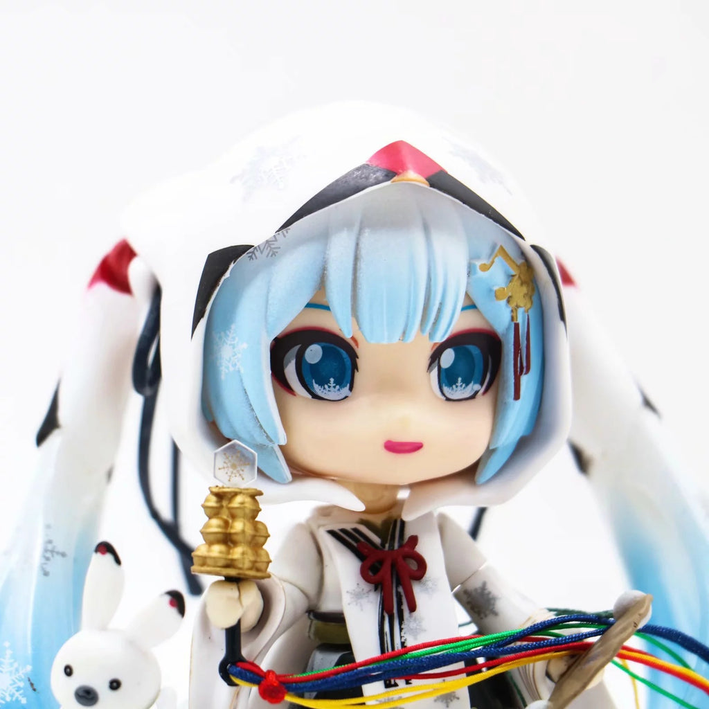 Snow Miku shrine maiden nendoroid figure