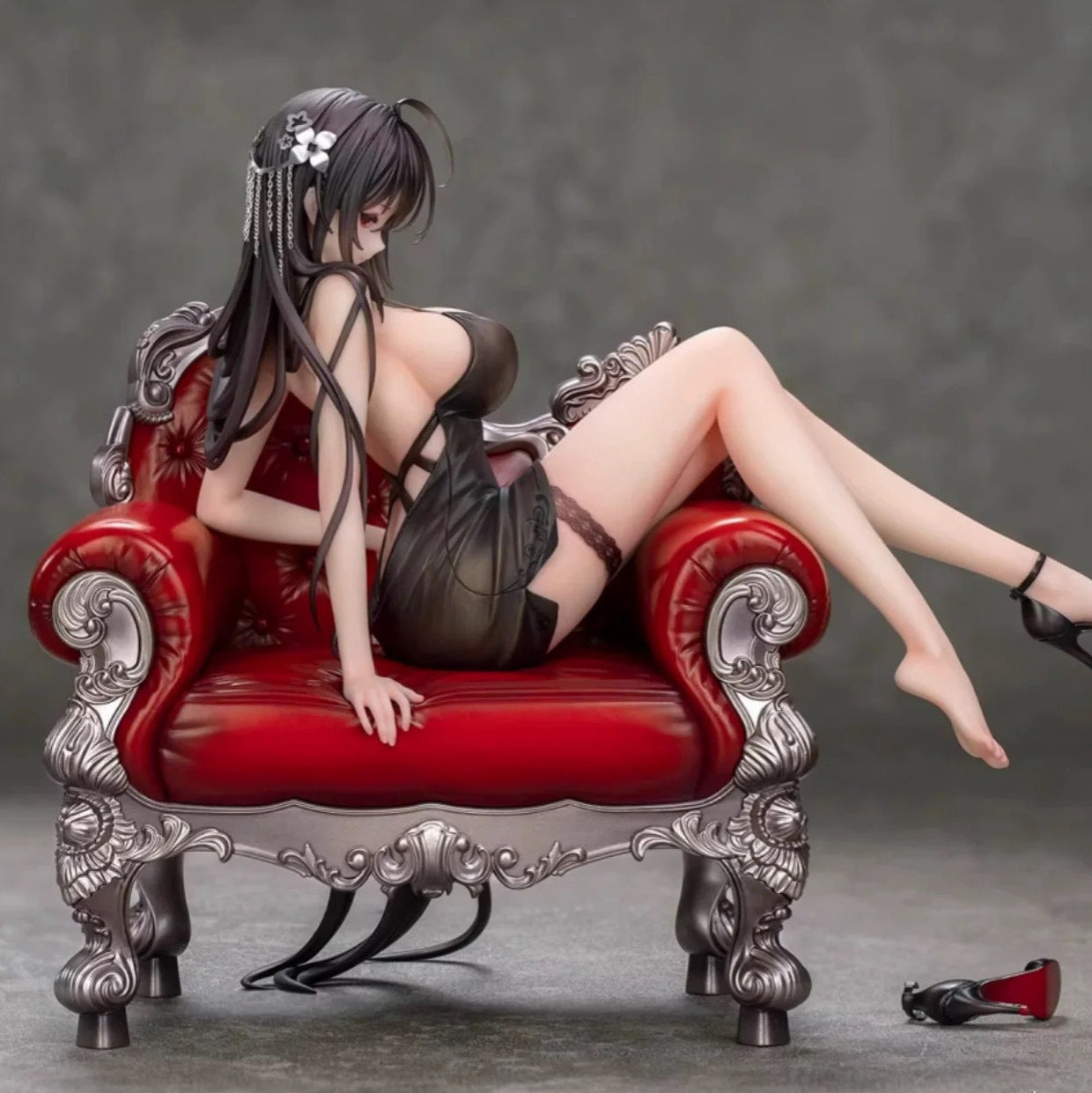 Azur Lane Taihou red sofa figure