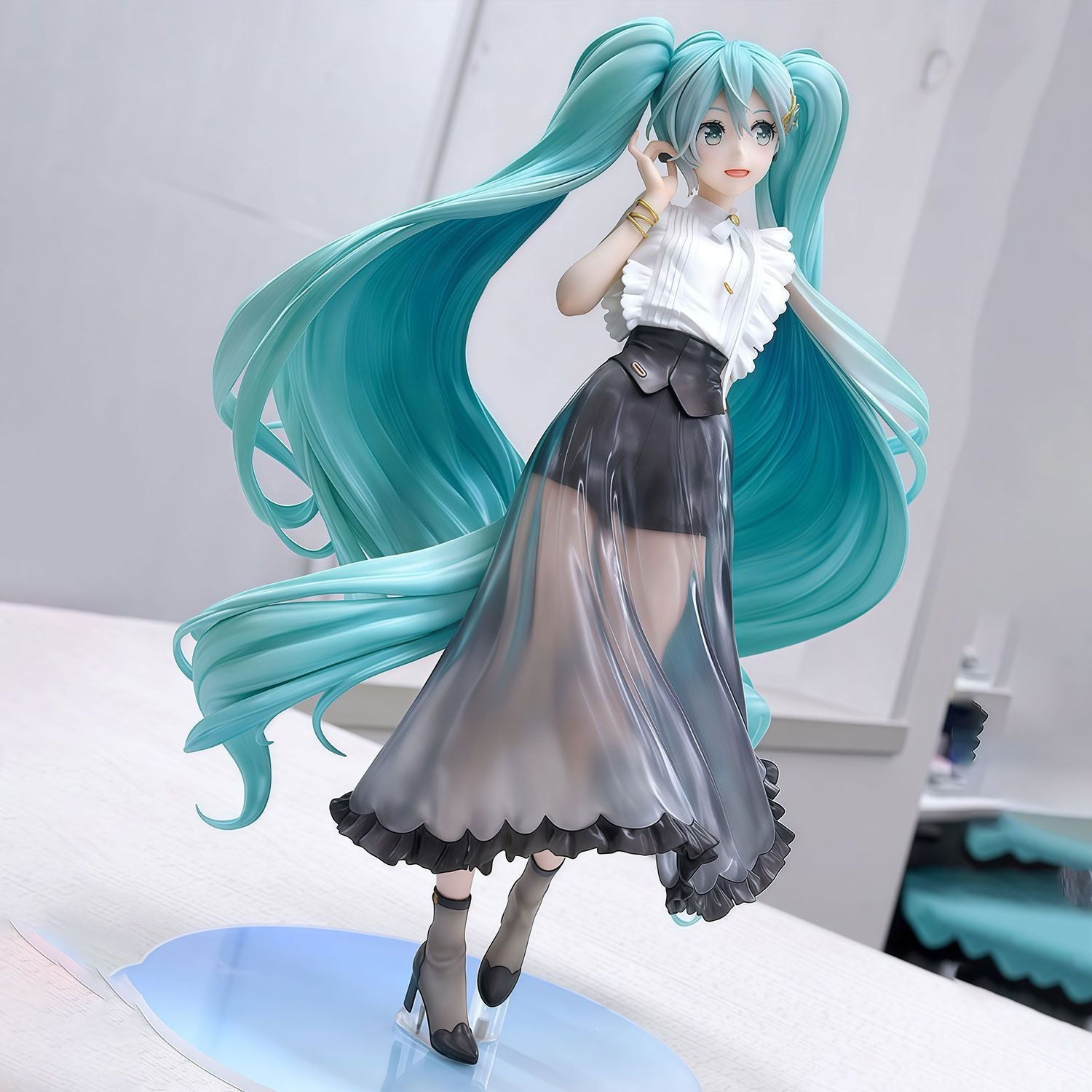 Hatsune Miku casual fashion outfit figure
