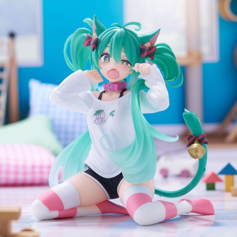 Hatsune Miku cat ear home wear kneeling figure