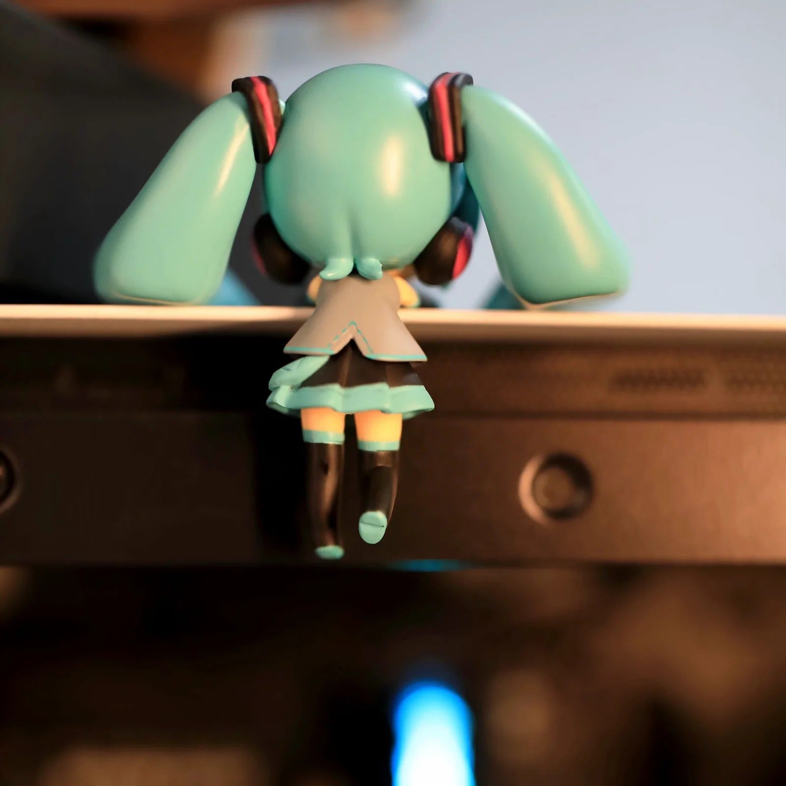 Hatsune Miku pc case figure