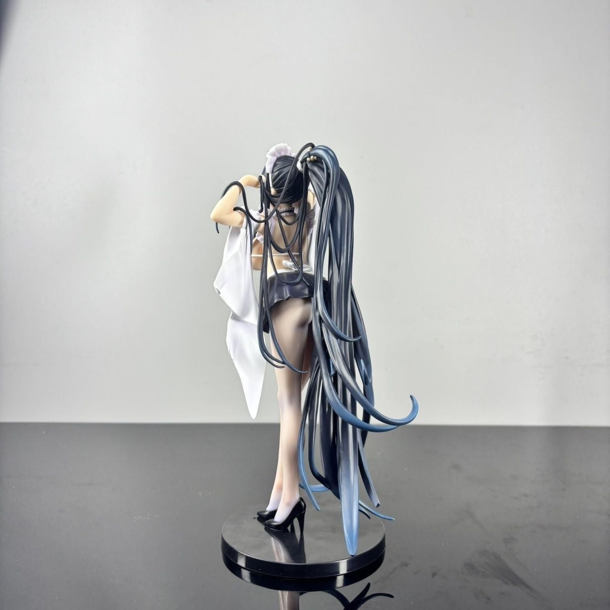 Azur Lane Indomitable maid figure