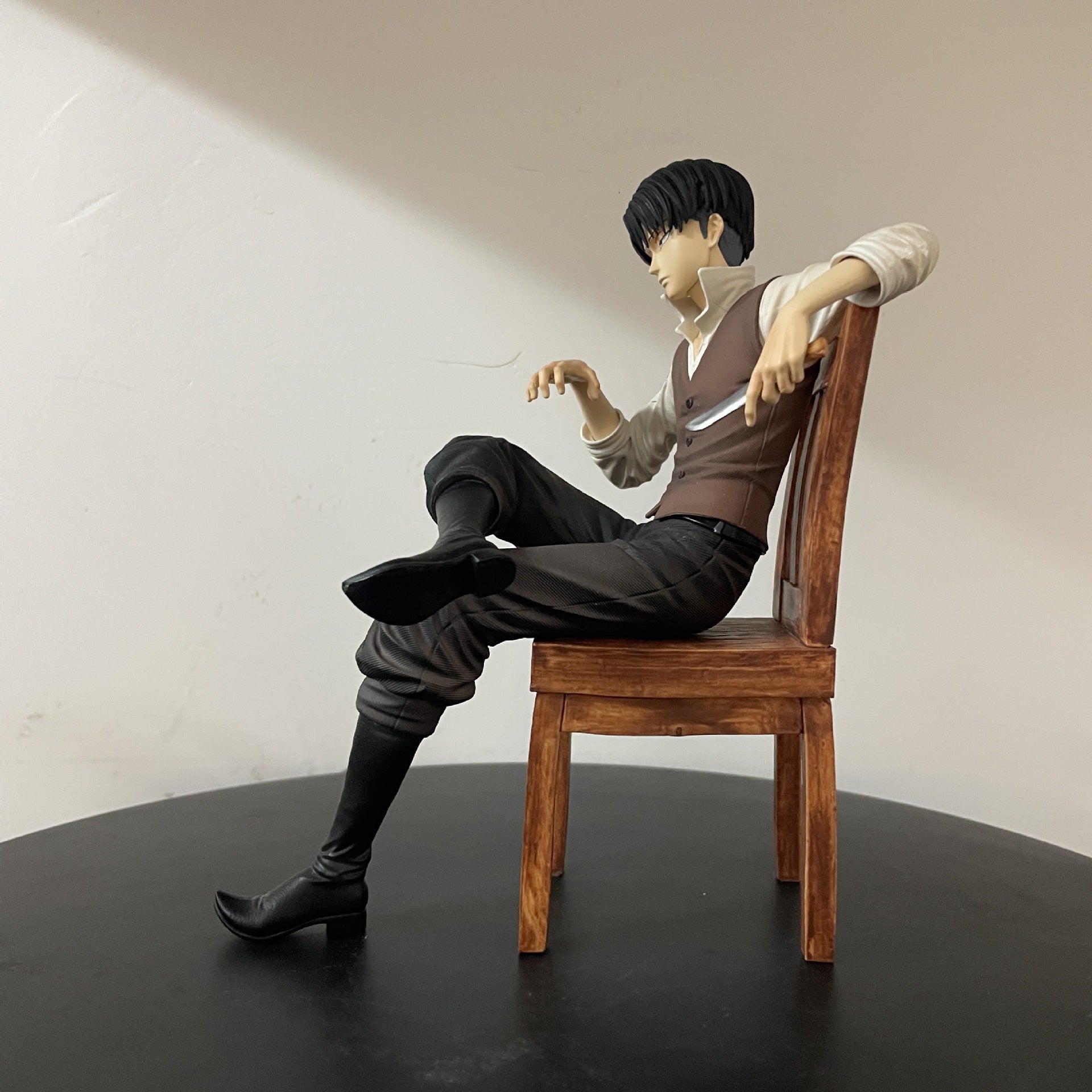 Attack on Titan Levi Ackerman sitting chair figure