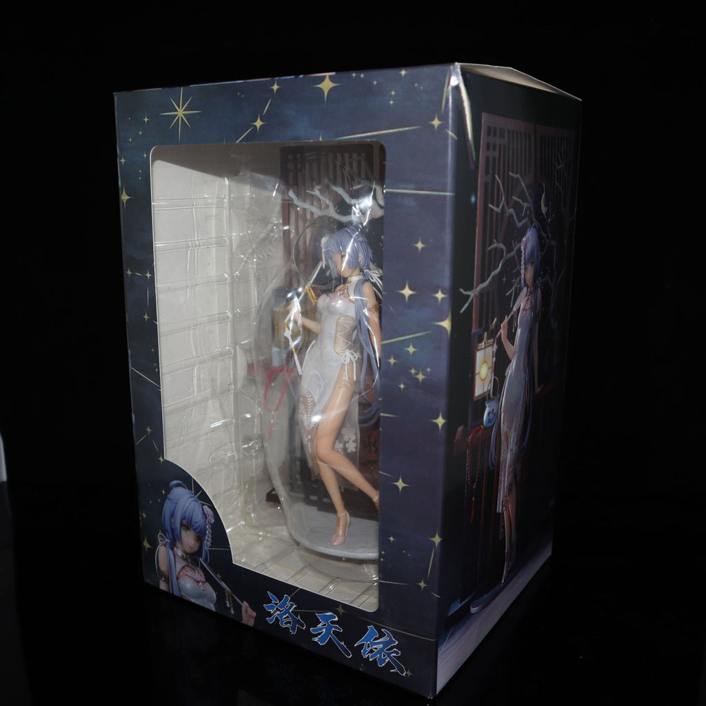 Luo Tianyi Chinese dress statue