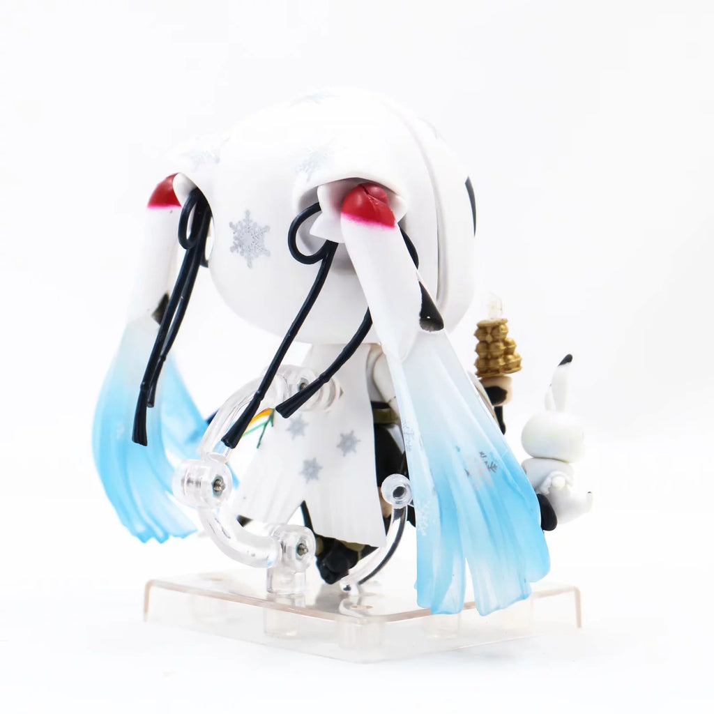 Snow Miku shrine maiden nendoroid figure