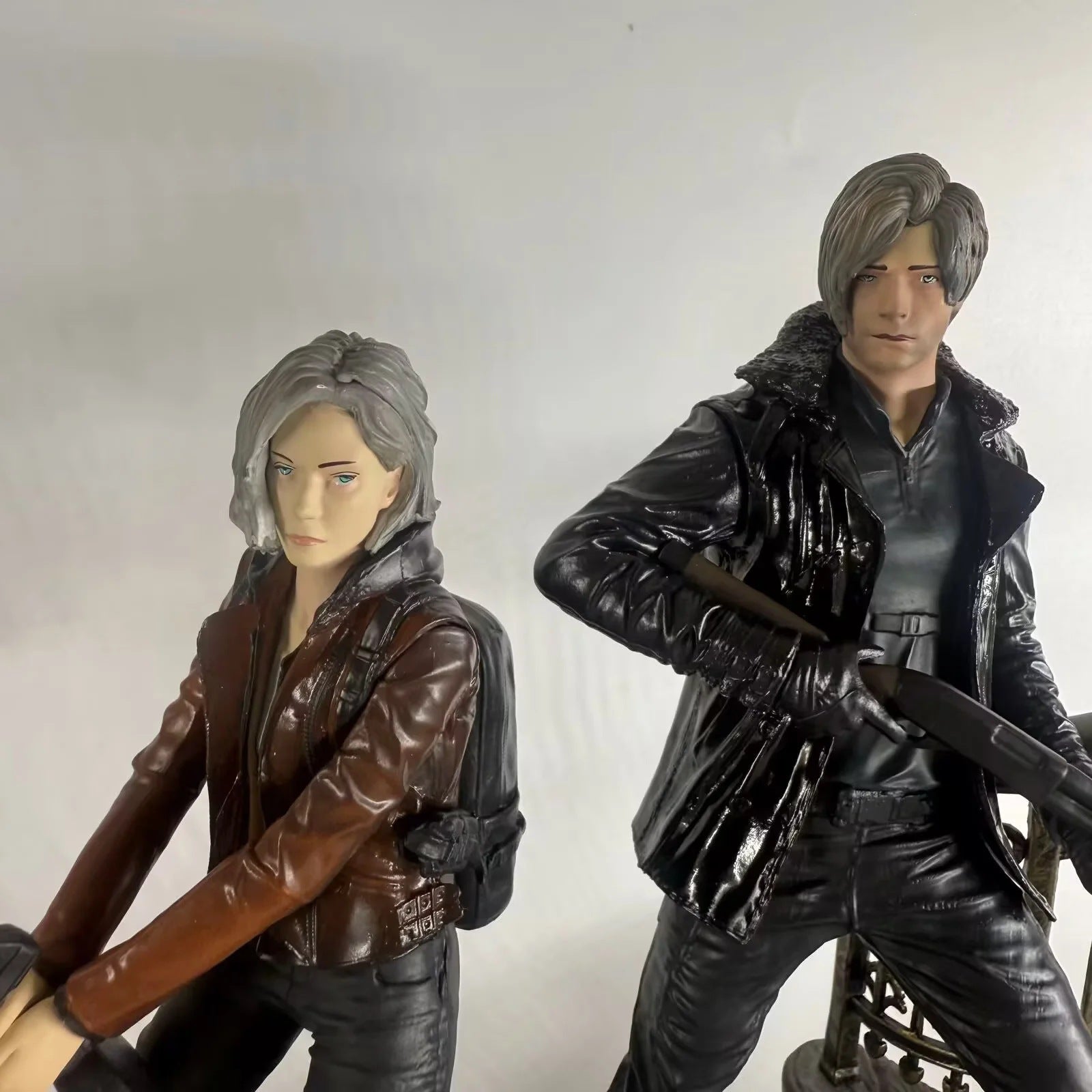 Resident Evil Leon Kennedy Ada Wong figure set
