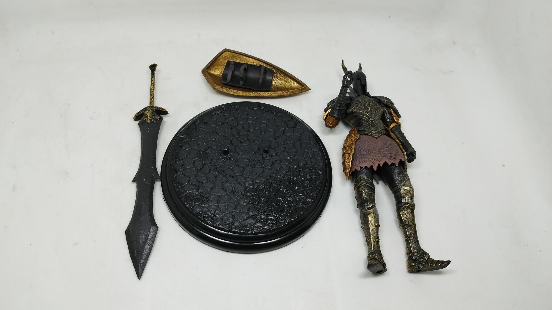 Dark Souls Black Silver Knight statue