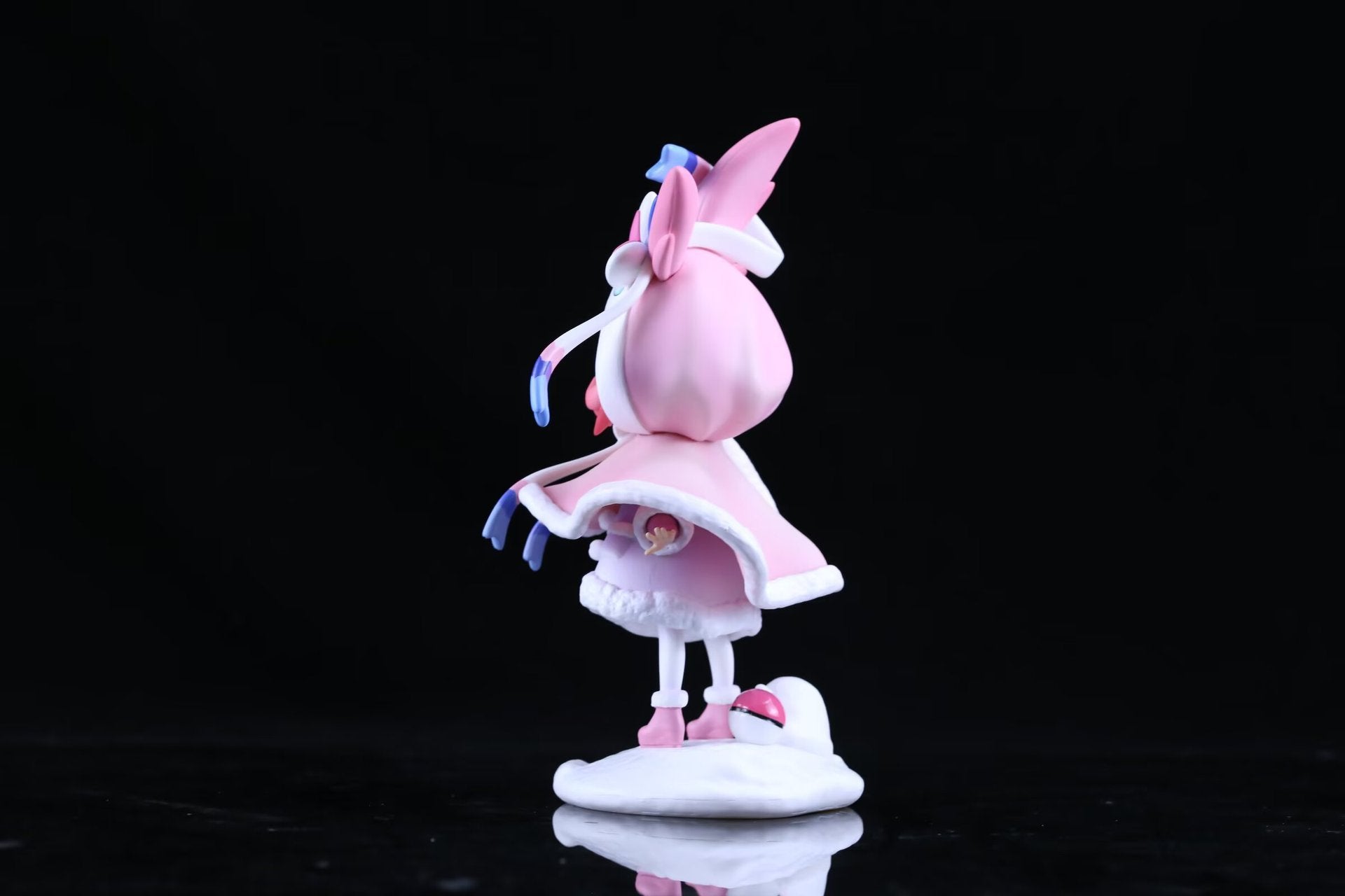 Spy x Family Anya Forger Cos Sylveon Winter Snow Scene Diorama Statue